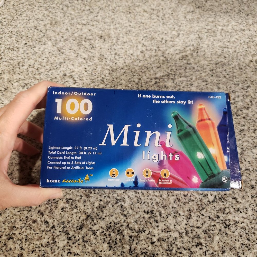 NIB 100 Multi-Color Christmas Lights Indoor/Outdoor Flashing Bulb